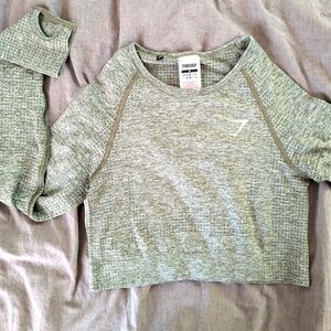 GYMSHARK long sleeve crop